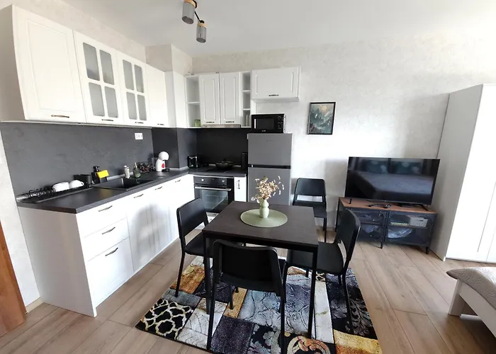 Apartament Jade - With Parking Warna